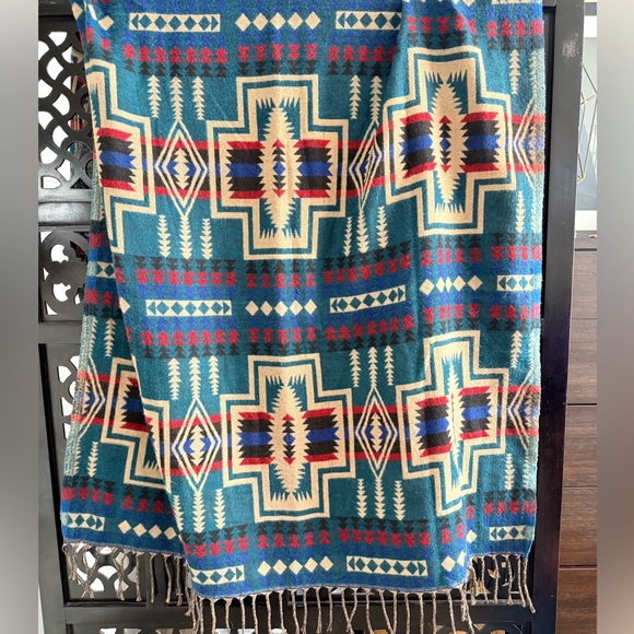 Bhanti Accessories - Geometric Patterned Scarf in Teal and Cream